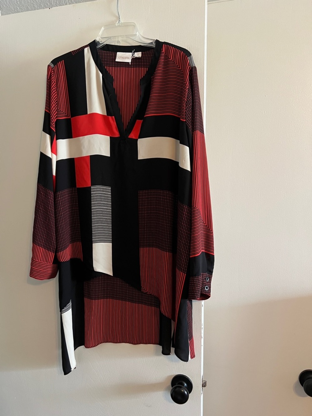 Chico's Red, Black & White Geometric V-Neck Tunic size 3